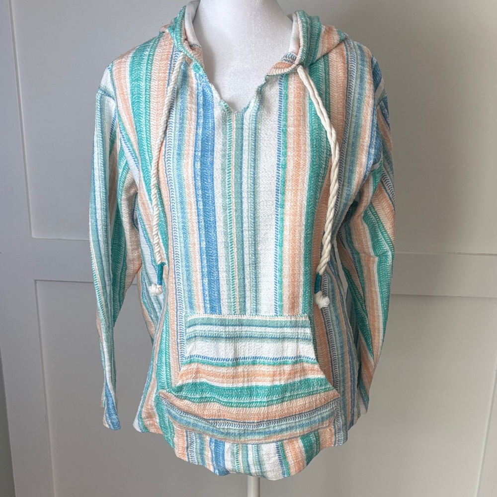 Southern Spirit Striped Baja Hoodie size small in excellent condition